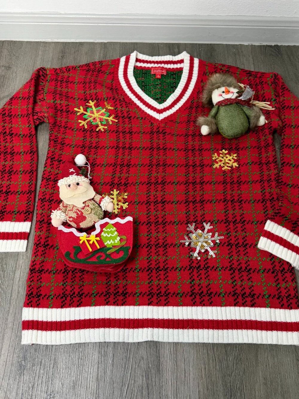 Joyland 3D Sequin Plaid Ugly Christmas Sweater V-Neck Size L